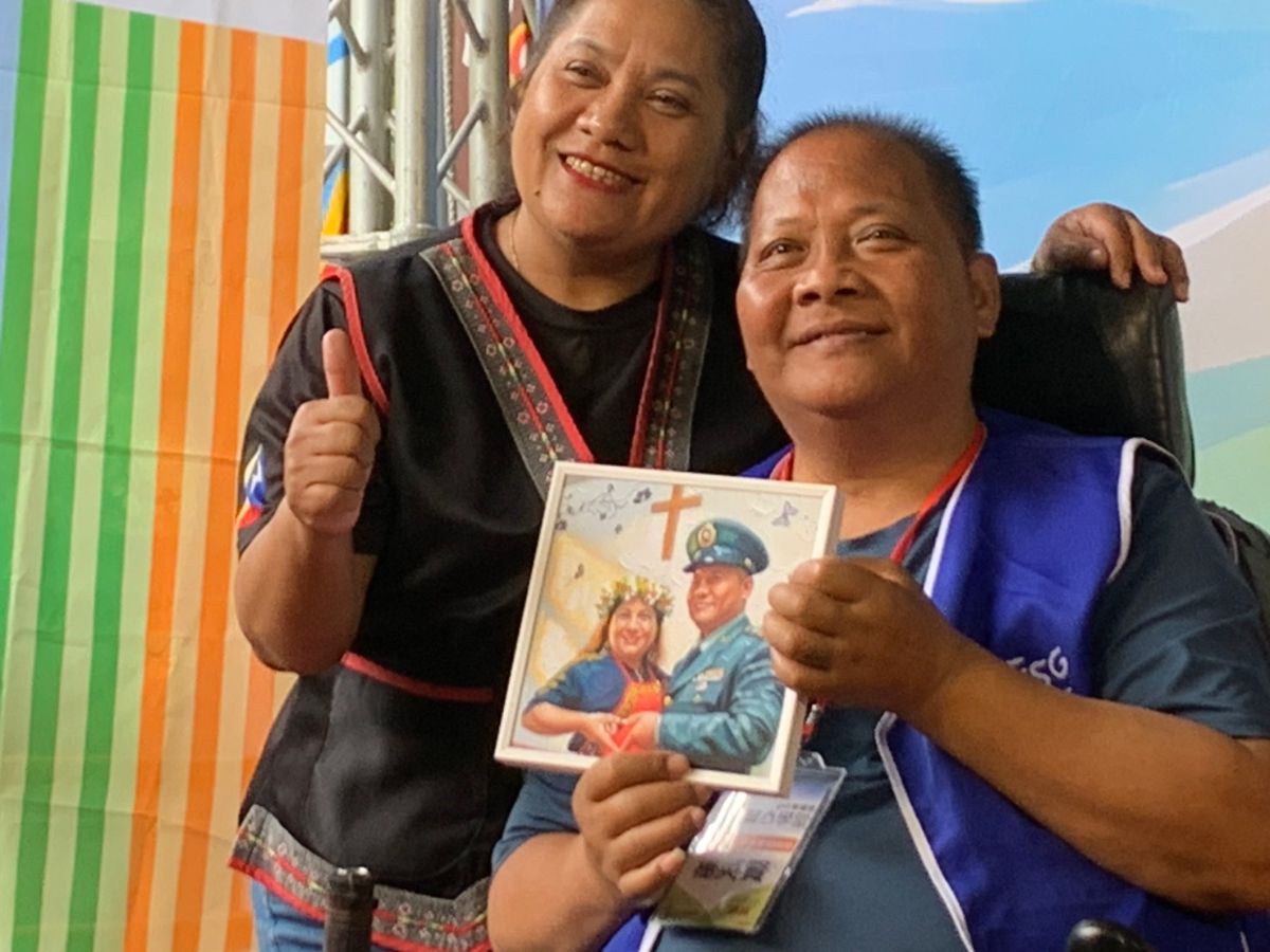 愛情的模樣：身障AI講師楊英賢賢伉儷與AI創作（穿上軍裝義氣風發的士官長）